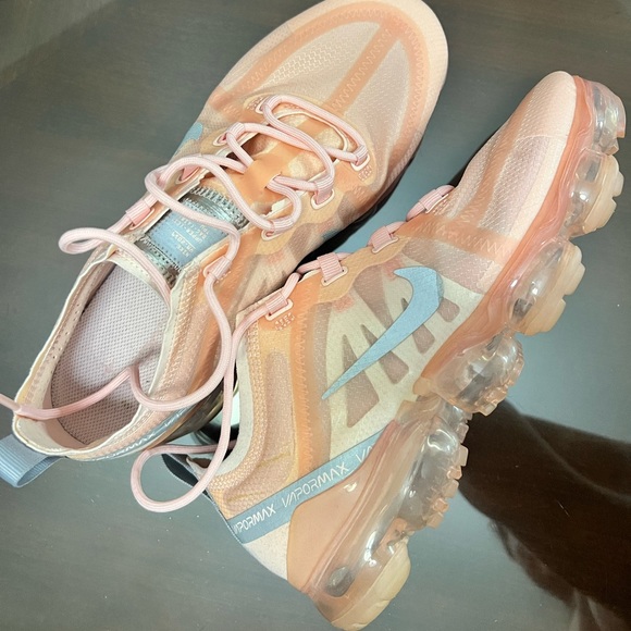 Pink Nike Air Vapormax Flyknit. Used once. Does not come with box. - Picture 2 of 4